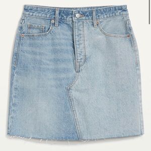 High waisted, non-stretch denim skirt